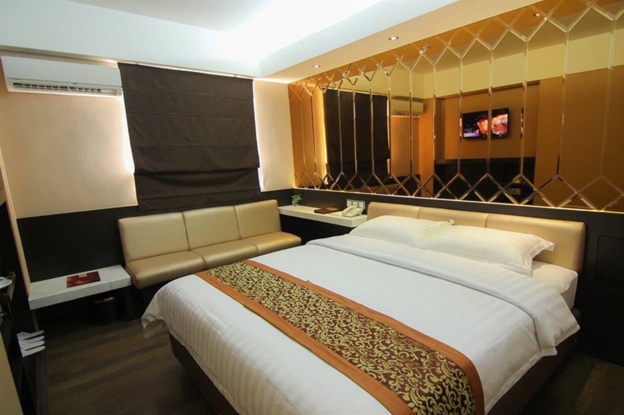 Favor Hotel Makassar City Center By Life Exterior foto